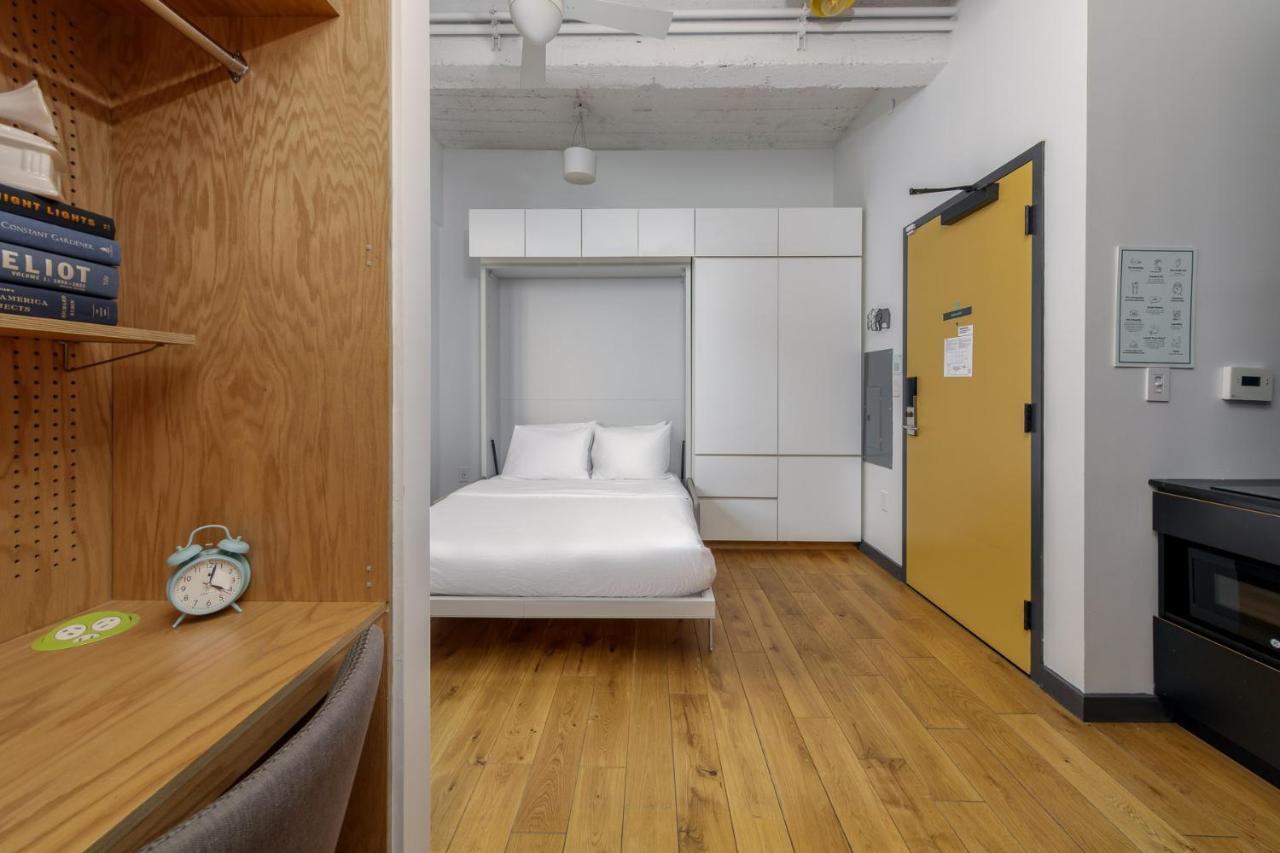 Placemakr Street Apartahotel 4*