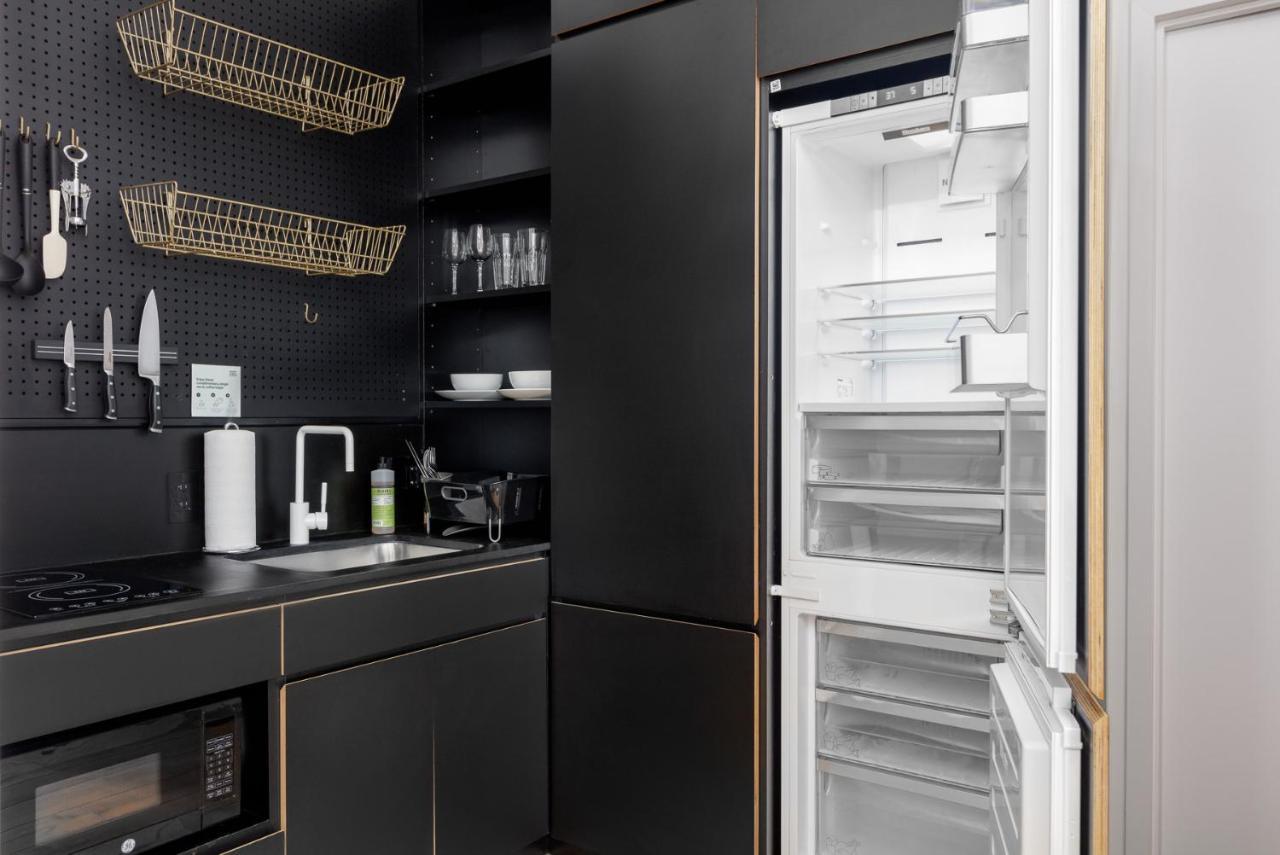 Placemakr Street Apartahotel